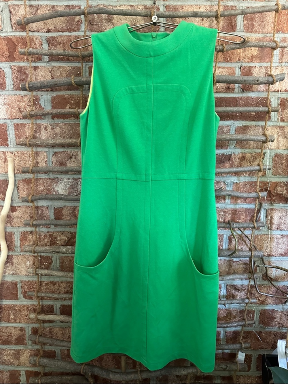 Green Sleeveless Shift Dress